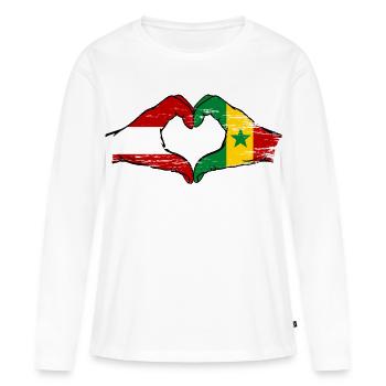 Drapeau Autriche Sénégal Mains Forme de cœur Utilisé - T-shirt manches longues Premium bio Femme - blanc - Devant - Julia (174cm)