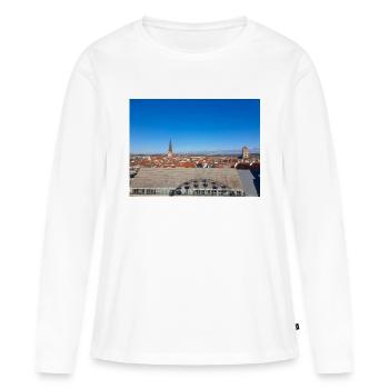 Rostocker Skyline und Altstadt hinter dem Rathaus - Frauen Premium Bio Langarmshirt - Weiß - Vorne - Julia (174cm)