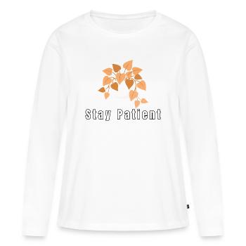 Typographie minimaliste Stay Patient - T-shirt manches longues Premium bio Femme - blanc - Devant - Julia (174cm)