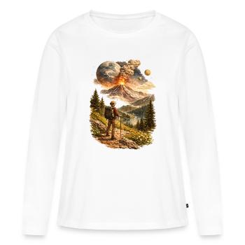 Des randonneurs devant un volcan en éruption et un monde étrange - T-shirt manches longues Premium bio Femme - blanc - Devant - Julia (174cm)