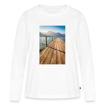 Holzsteg am Bergsee im Sonnenlicht - Frauen Premium Bio Langarmshirt - Weiß - Vorne - Julia (174cm)