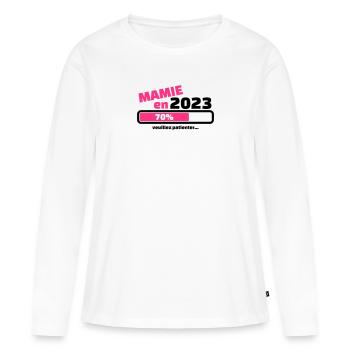 annonce grossesse mamie en 2023 veuillez patienter - T-shirt manches longues Premium bio Femme - blanc - Devant - Julia (174cm)