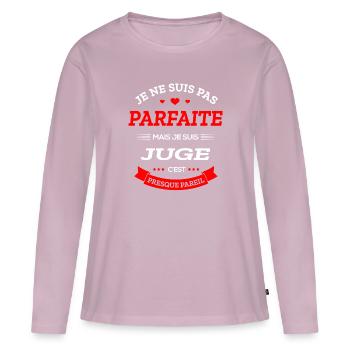 JUGE PARFAITE - T-shirt manches longues Premium bio Femme - rose poudré - Devant - Julia (174cm)