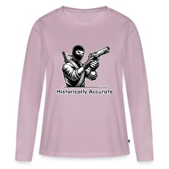 Ninja Assassin avec une arme à feu - Historiquement exact - T-shirt manches longues Premium bio Femme - rose poudré - Devant - Julia (174cm)