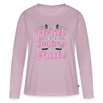 Je suis un fleuriste auquel je suis habitué Les fleuristes designers floraux - T-shirt manches longues Premium bio Femme - rose poudré - Devant - Julia (174cm)