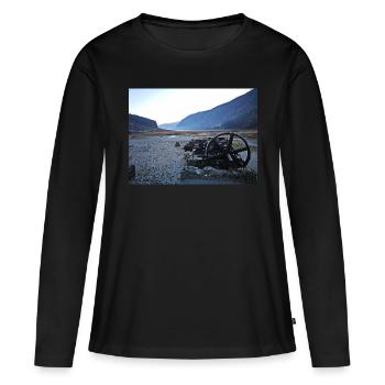 Landscape photo hiking, Glendalough wheel, Ireland - Women's Premium Organic Long Sleeve Shirt - black - Front - Julia (174cm)