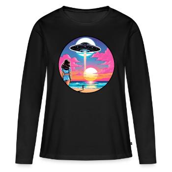 Two women at the beach are looking at a UFO. - Women's Premium Organic Long Sleeve Shirt - black - Front - Julia (174cm)