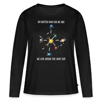 Planète, univers, distances des planètes - T-shirt manches longues Premium bio Femme - noir - Devant - Julia (174cm)