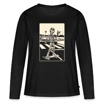 Un squelette sur skateboard traverse une route de campagne. - T-shirt manches longues Premium bio Femme - noir - Devant - Julia (174cm)