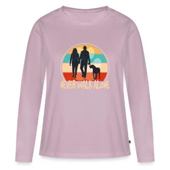 Propriétaire de chien avec chien Never Walk Alone - T-shirt manches longues Premium bio Femme - rose poudré - Devant - Julia (174cm)