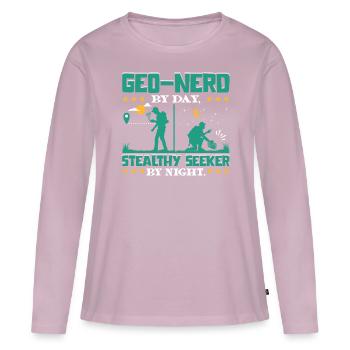 Tagsüber Geo-Nerd, nachts heimlicher Sucher. - Frauen Premium Bio Langarmshirt - Altrosa - Vorne - Julia (174cm)