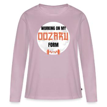 Working on my OOZARU Form Manga Fitness Geek - T-shirt manches longues Premium bio Femme - rose poudré - Devant - Julia (174cm)