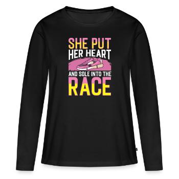 Cœur et semelle de jogging dans la course à pied - T-shirt manches longues Premium bio Femme - noir - Devant - Julia (174cm)
