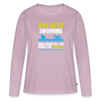 Requin drôle de natation en eau libre - T-shirt manches longues Premium bio Femme - rose poudré - Devant - Julia (174cm)