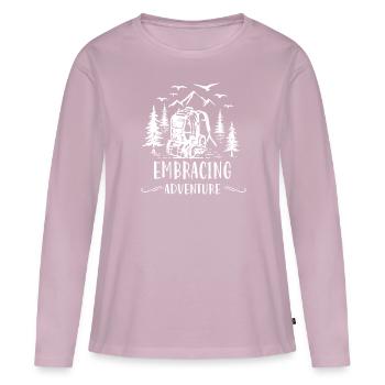 Embrasser l’aventure - T-shirt manches longues Premium bio Femme - rose poudré - Devant - Julia (174cm)