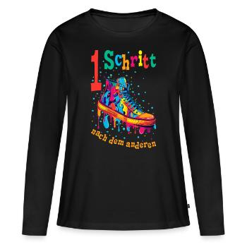 Ein Schritt nach dem anderen Mut machen Motivation - Frauen Premium Bio Langarmshirt - Schwarz - Vorne - Julia (174cm)