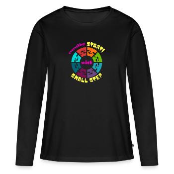 Alles fängt mit kleinen Schritten an - Frauen Premium Bio Langarmshirt - Schwarz - Vorne - Julia (174cm)