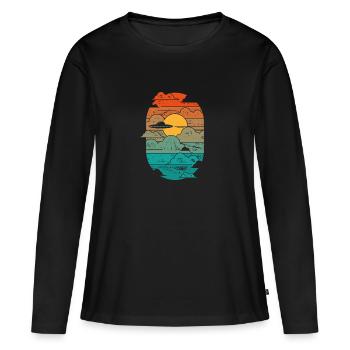 UFO in the sky - Women's Premium Organic Long Sleeve Shirt - black - Front - Julia (174cm)