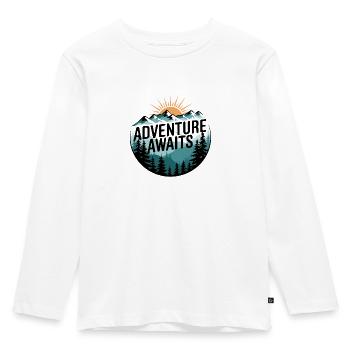 Adventure Awaits – Mountain Panorama - Kids' Premium Longsleeve Shirt - white - Front - AI Model Kid Female (0cm)