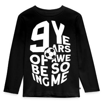 9 YEARS OF BEING AWESOME FUßBALL 9. GEBURTSTAG - Kinder Premium Bio Langarmshirt - Schwarz - Vorne - AI Model Kid Male (0cm)