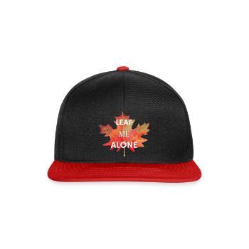 Leaf me alone - Snapback Cap - Schwarz/Rot - Vorne