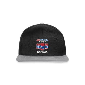Kapitän des amerikanischen Trinkteams - Snapback Cap - Schwarz/Grau - Vorne