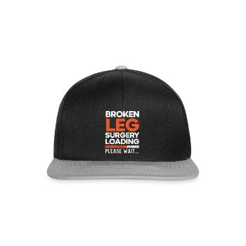 Gebrochene Beinchirurgie Belastung Verletzung Wiederherstellung Reha - Snapback Cap - Schwarz/Grau - Vorne