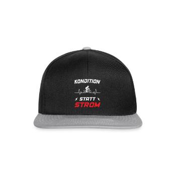 Kondition statt Strom Radfahrer Rennrad - Snapback Cap - Schwarz/Grau - Vorne