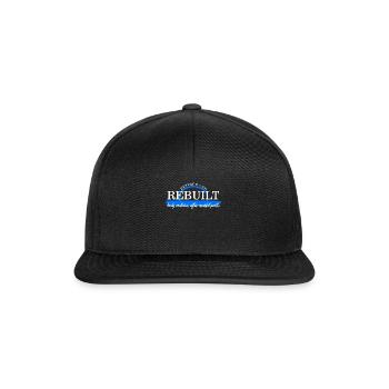 Hüft- und Knie-OP-Shirt, ausgemustert und umgebaut - Snapback Cap - Schwarz/Schwarz - Vorne