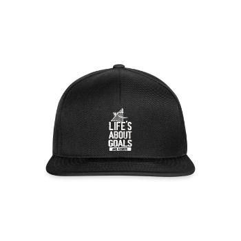 Im Leben geht es um Tore und Vorlagen Futbol Fußball - Snapback Cap - Schwarz/Schwarz - Vorne