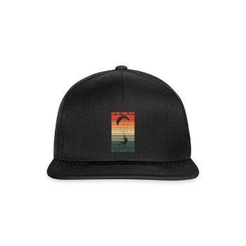 An Tag 7 ging Gott Kitesurfen lustig - Snapback Cap - Schwarz/Schwarz - Vorne