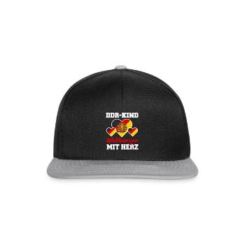 Cooler Ddr Ostdeutschland Osten Spruch - Snapback Cap - Schwarz/Grau - Vorne
