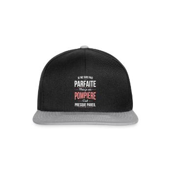 Je ne suis pas parfaite mais je suis pompière - Casquette snapback - noir/gris - Devant