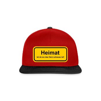 Ortsschild Spruch Heimat Wo das Herz zuhause ist - Snapback Cap - Rot/Schwarz - Vorne