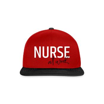 Nurse at work - Snapback Cap - Rot/Schwarz - Vorne