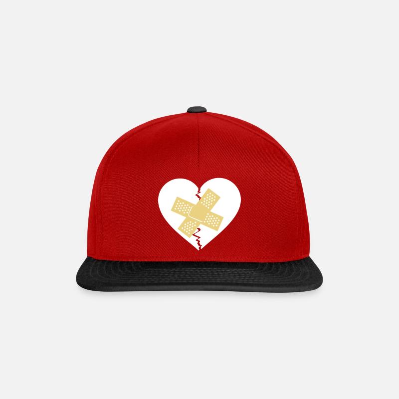 gebrochenes Herz mit Bandagen - Snapback Cap - Rot/Schwarz