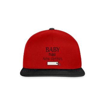 Baby has new clothes - Snapback Cap - Rot/Schwarz - Vorne