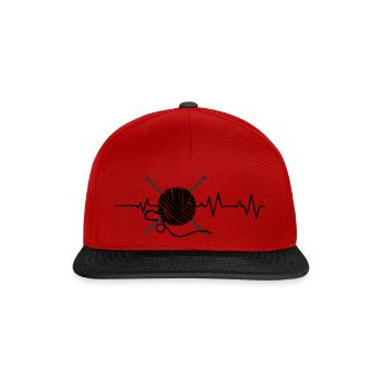 Knitting heartbeat - Snapback Cap - red/black - Front