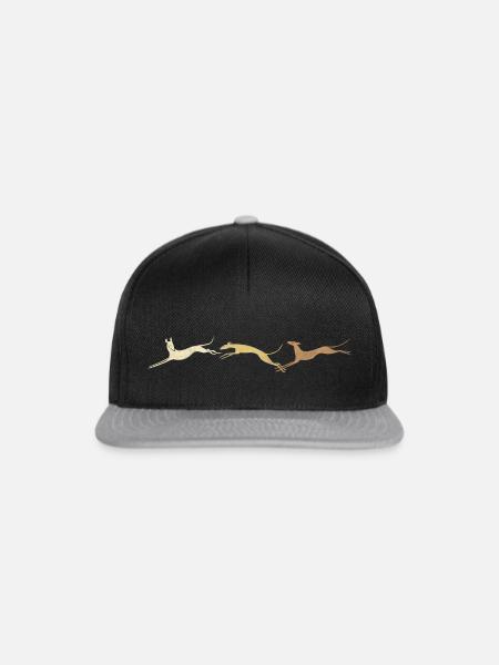 3 springende braune Windhunde - Snapback Cap - Schwarz/Grau
