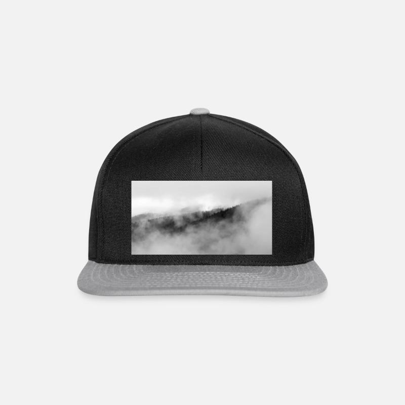 La forêt est cachée dans les nuages - Casquette snapback - noir/gris
