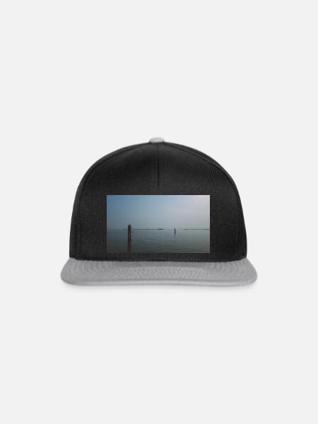 Melancholischer Meerblick - Snapback Cap - Schwarz/Grau