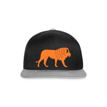 Löwe braun - Snapback Cap - Schwarz/Grau - Vorne