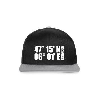 Besançon Koordinaten - Snapback Cap - Schwarz/Grau - Vorne