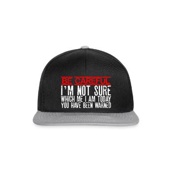 Attention, je ne sais pas quel moi je suis aujourd’hui - Casquette snapback - noir/gris - Devant