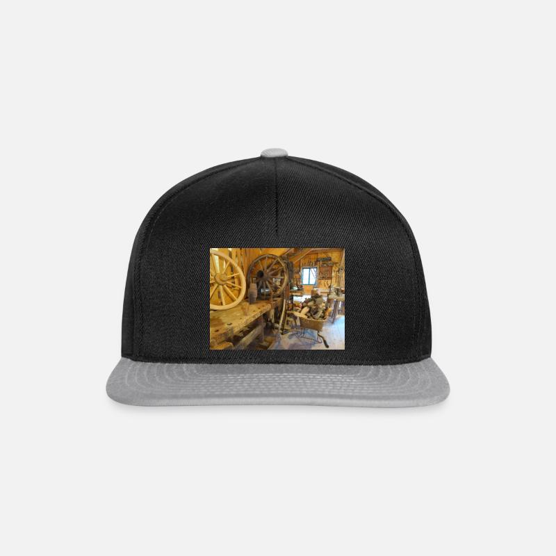 A already museum-ready - Snapback Cap - black/grey