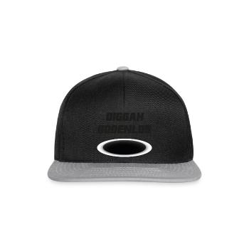 Diggah Bodenlos T-Shirt | Einfach Bodenlos - Snapback Cap - Schwarz/Grau - Vorne