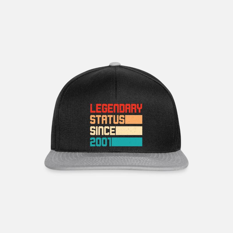 Legendärer Status seit 2001 - Snapback Cap - Schwarz/Grau