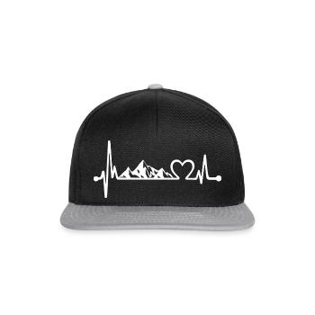 Heartbeat montains - Mountain hiking Funshirt - Snapback Cap - black/grey - Front