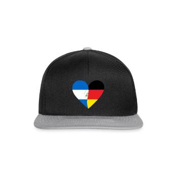 Nicaragua Germany Heart - Snapback Cap - Schwarz/Grau - Vorne