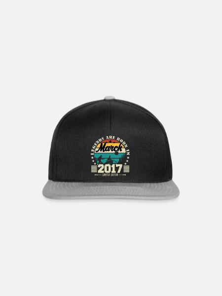März 2017. Geburtstagsgeschenk März 2017. - Snapback Cap - Schwarz/Grau